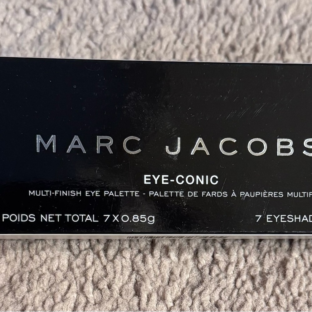 Marc Jacobs Eye-Conic Eyeshadow Palette in Frivoluxe